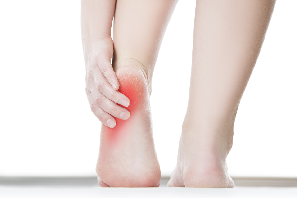 足底筋膜炎とは 原因と治療法 ストレッチやテーピングの全知識